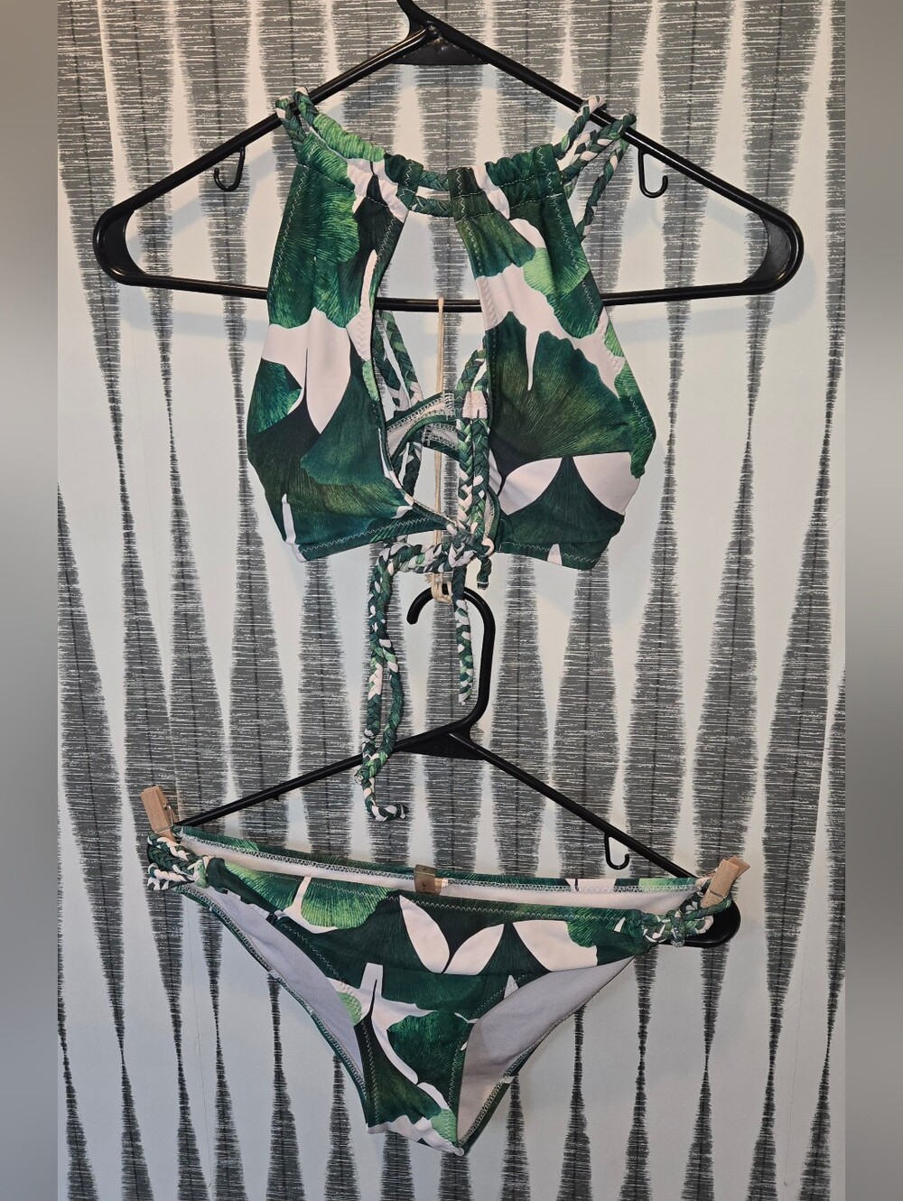 Cupshe Green White Tropical Leaf Halter Bikini